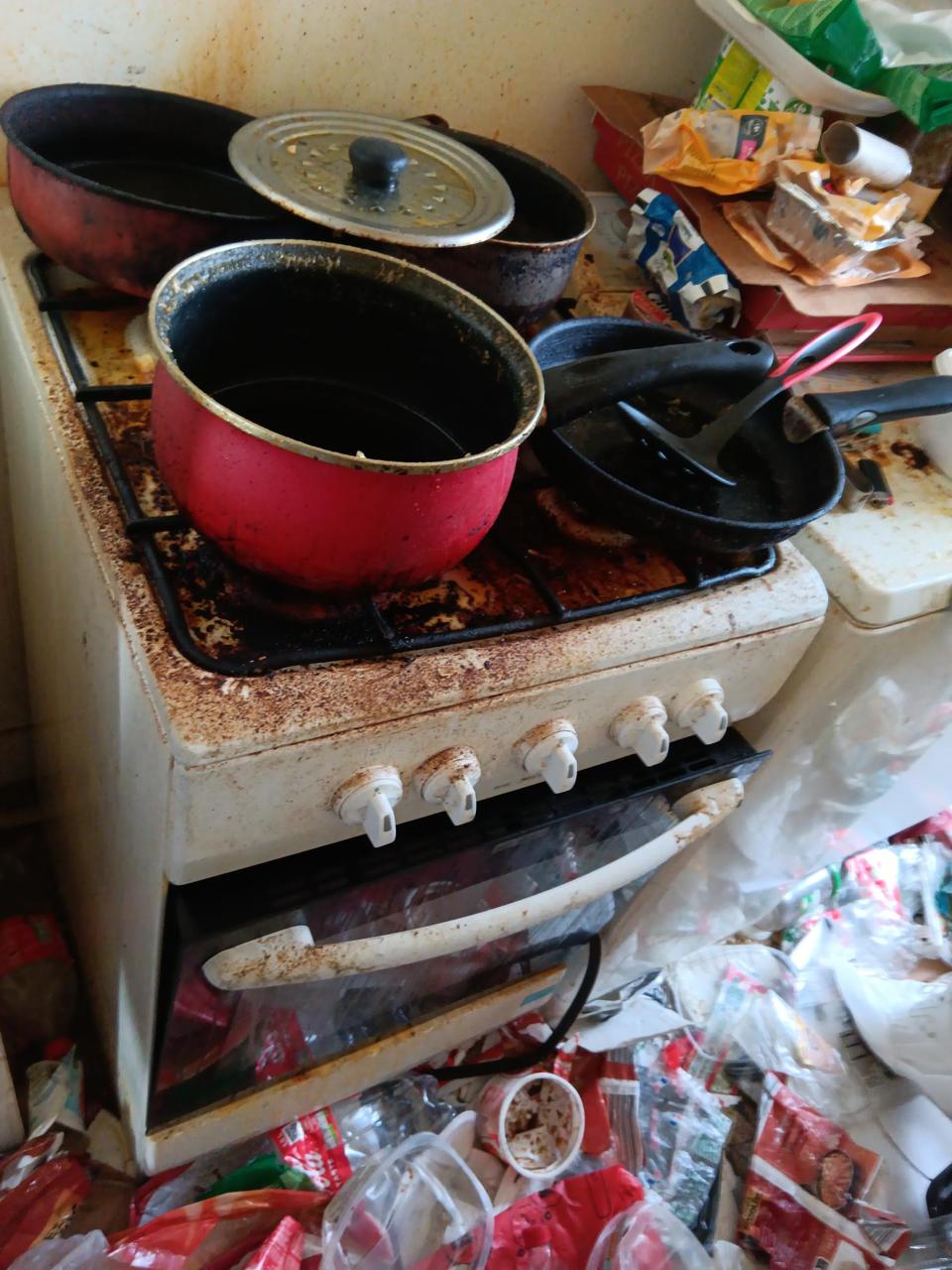 Syndrome d'accumulation : Stratégies efficaces pour désencombrer votre maison IMG 20241217 WA0035 1
